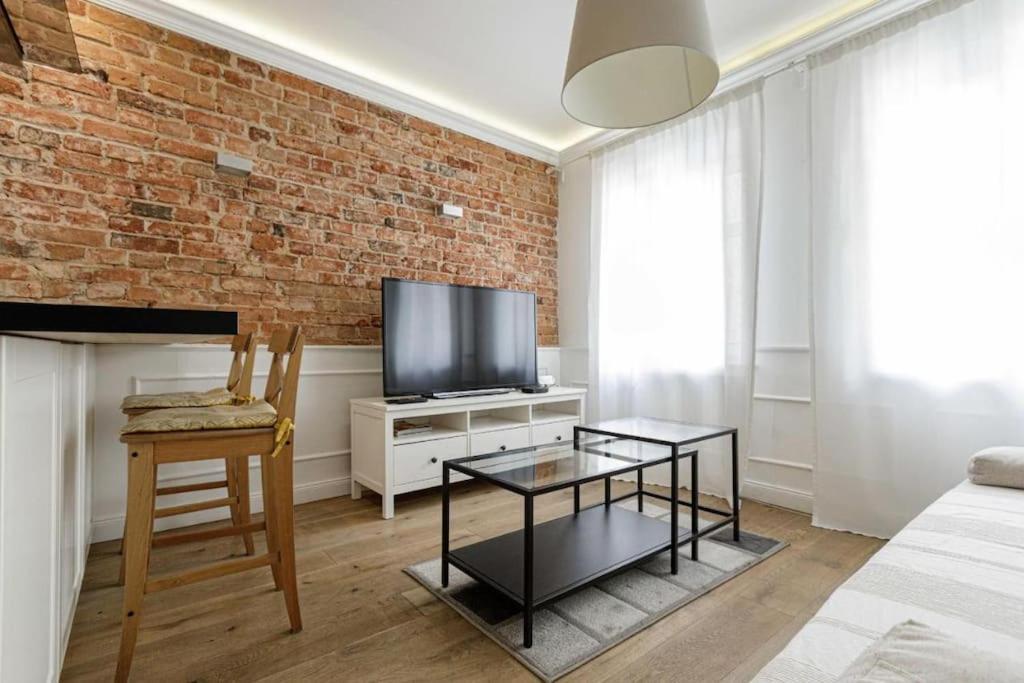 Central Wroclaw Apartment - City Center - Bright And Cozy - U11 外观 照片